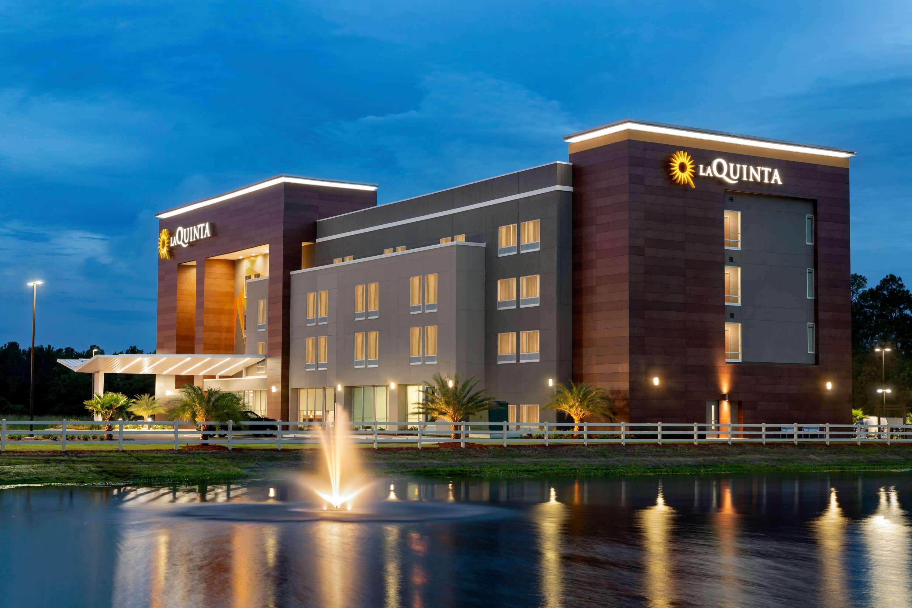 La Quinta Brunswick/Golden Isles Hotel Buitenkant foto